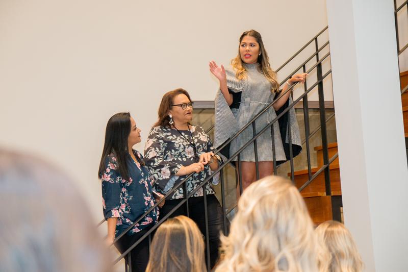 Pausa para um breve discurso de Carol