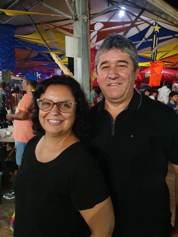 Luciana e Edvaldo Dezem