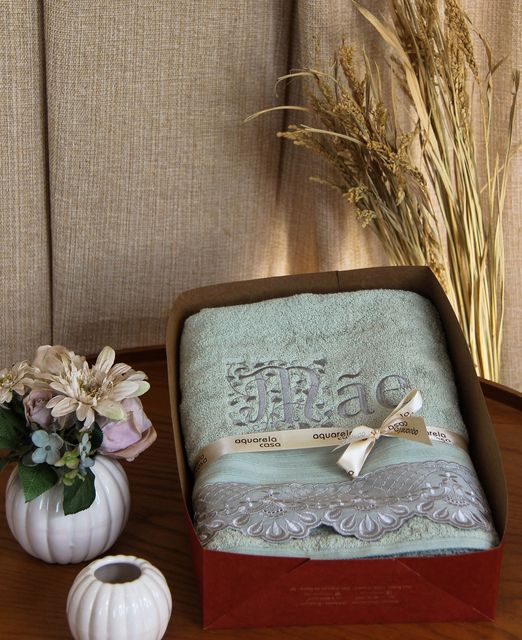 Toalhas bordadas, podendo ser personalizadas R$ 102