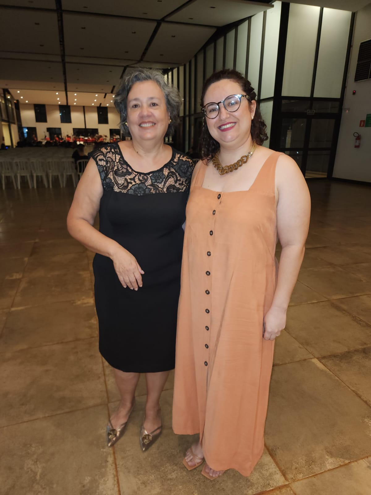 Maria Costa, Raquel Gonzaga