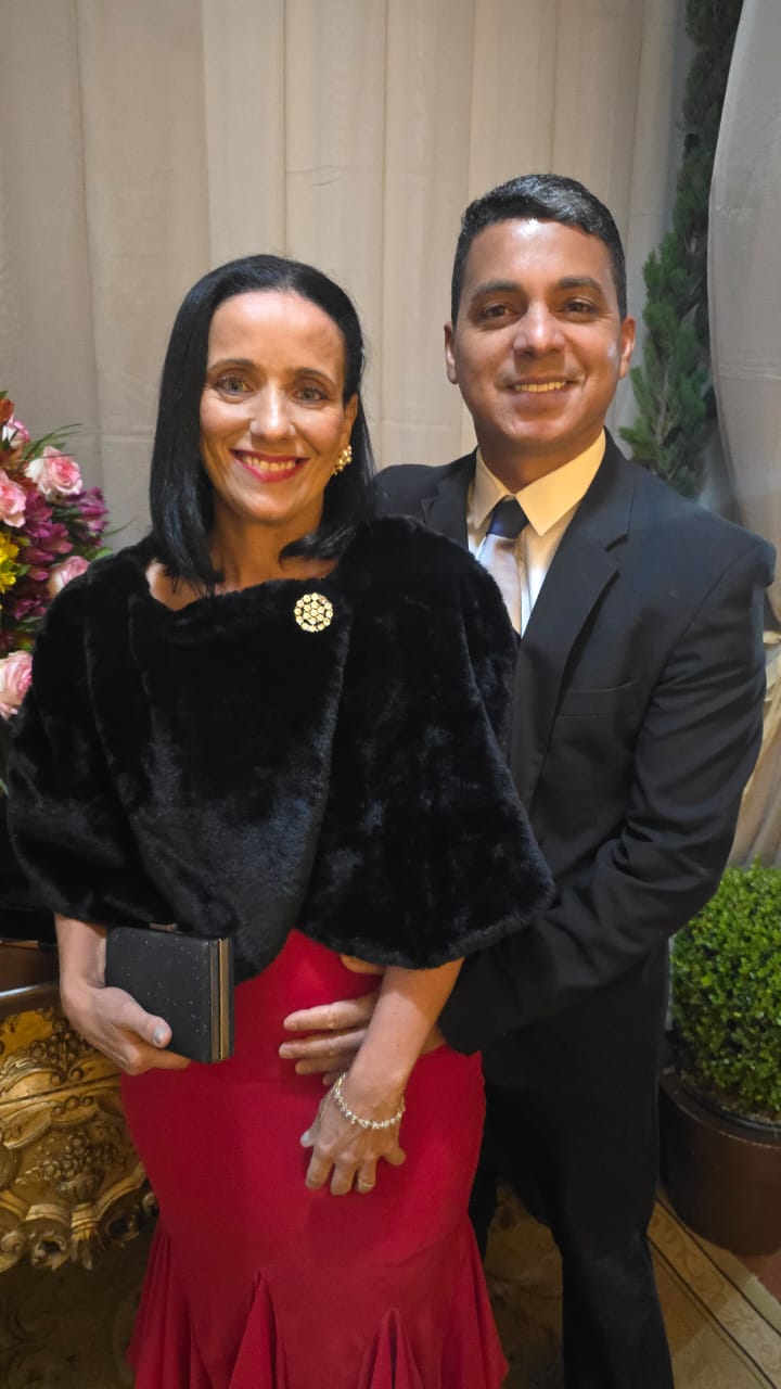 Ana Paula  Domingos  e  Sanderlei  Agostinho