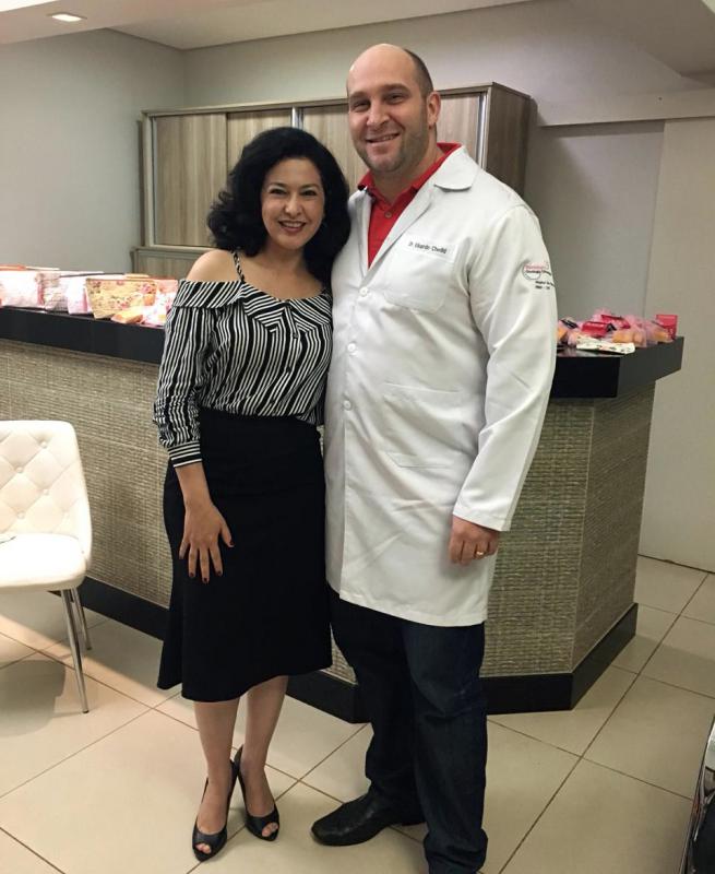 Dra. Giovana Dezém e o mastologista Dr. Eduardo Chedid