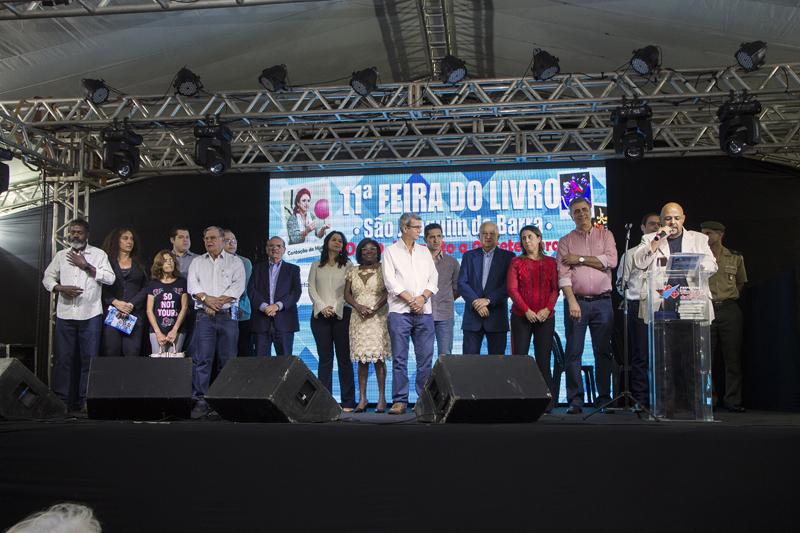 Prefeito Marcelo Mian, representantes políticos e homenageados da noite, entre eles o presidente da AVCC de São Joaquim, Fidélis Rossini Neto e o chefe de instrução do TG local Reginaldo de Brito Passos