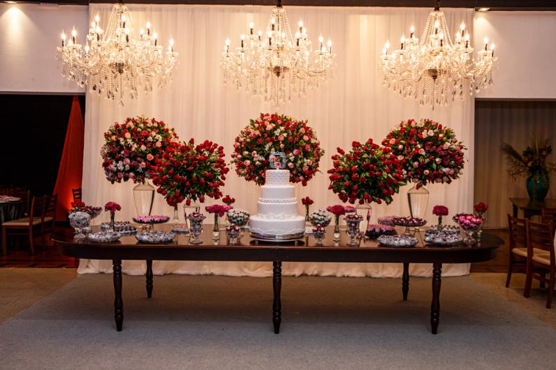 Bolo cenográfico de Dori Alvarenga