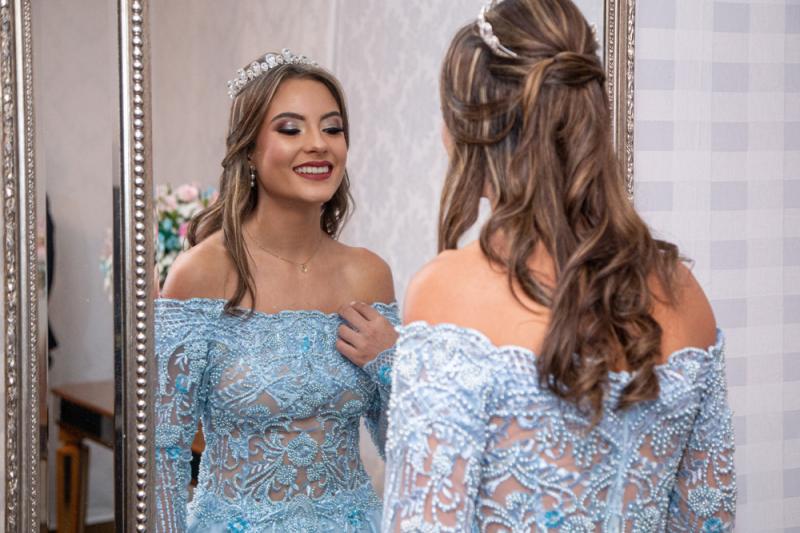 O belo colar, presente do avô