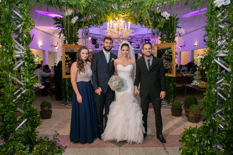 Fernanda Ramos Ferracine e Jonas Favarin