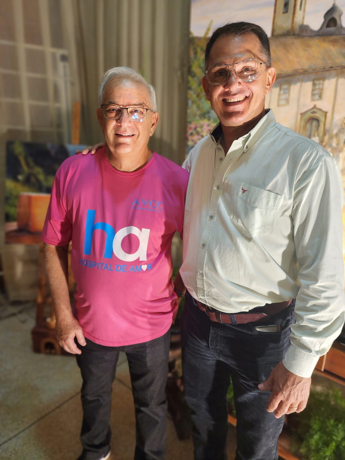 Fidelis Rossini  recebeu Rodrigo  Santos, que veio  representar  o Hospital  de Amor de Barretos