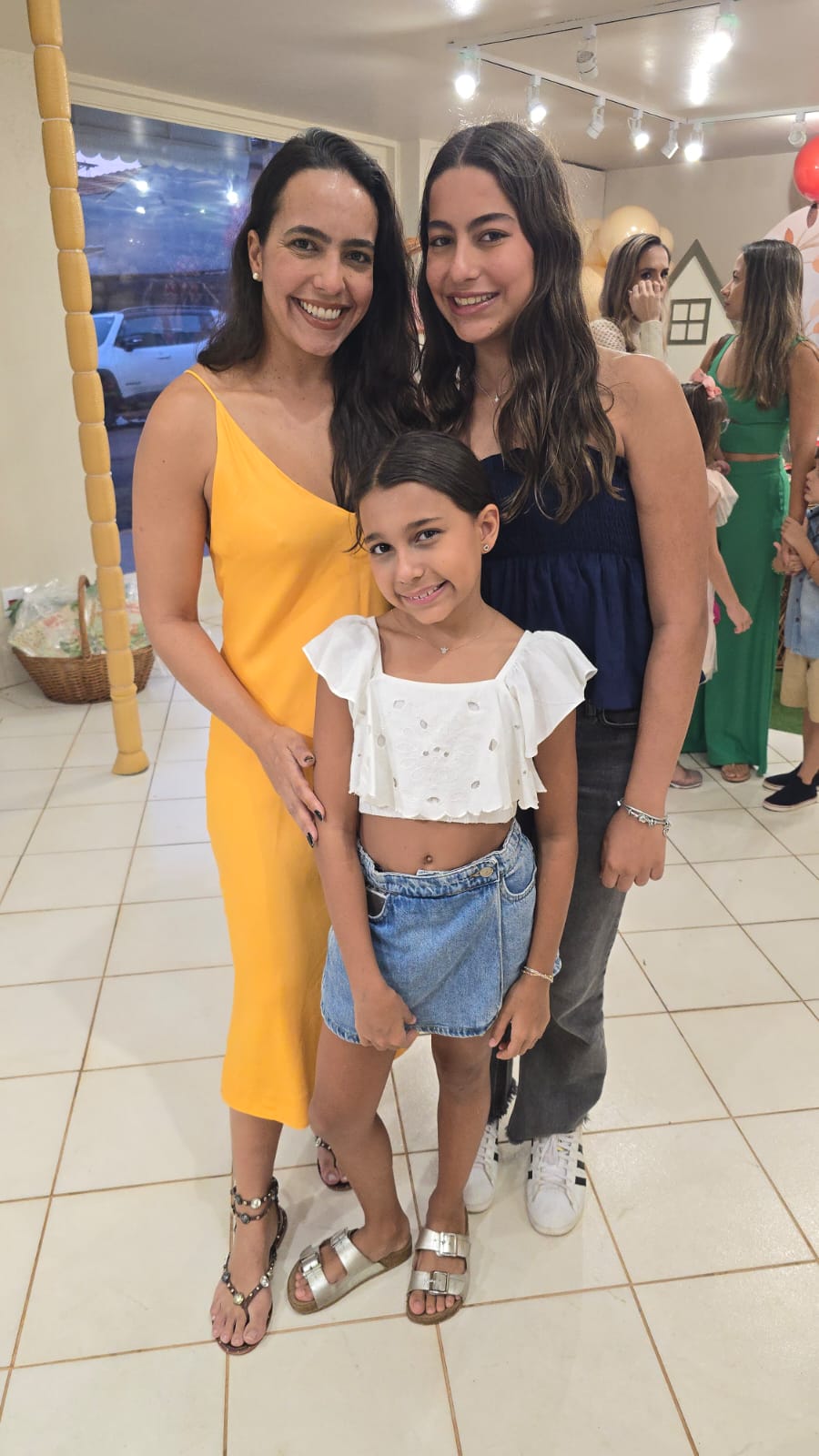 Lara, Olivia e Luiza Helena  Valentini