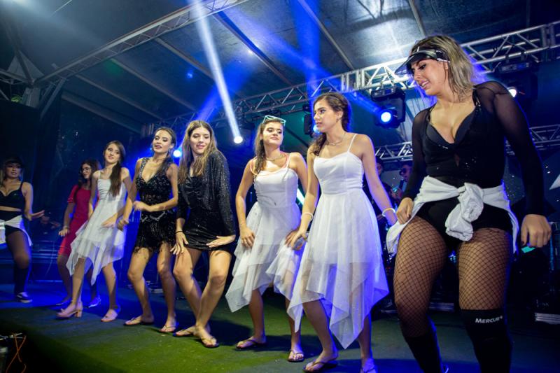 ...madrugada afora ...