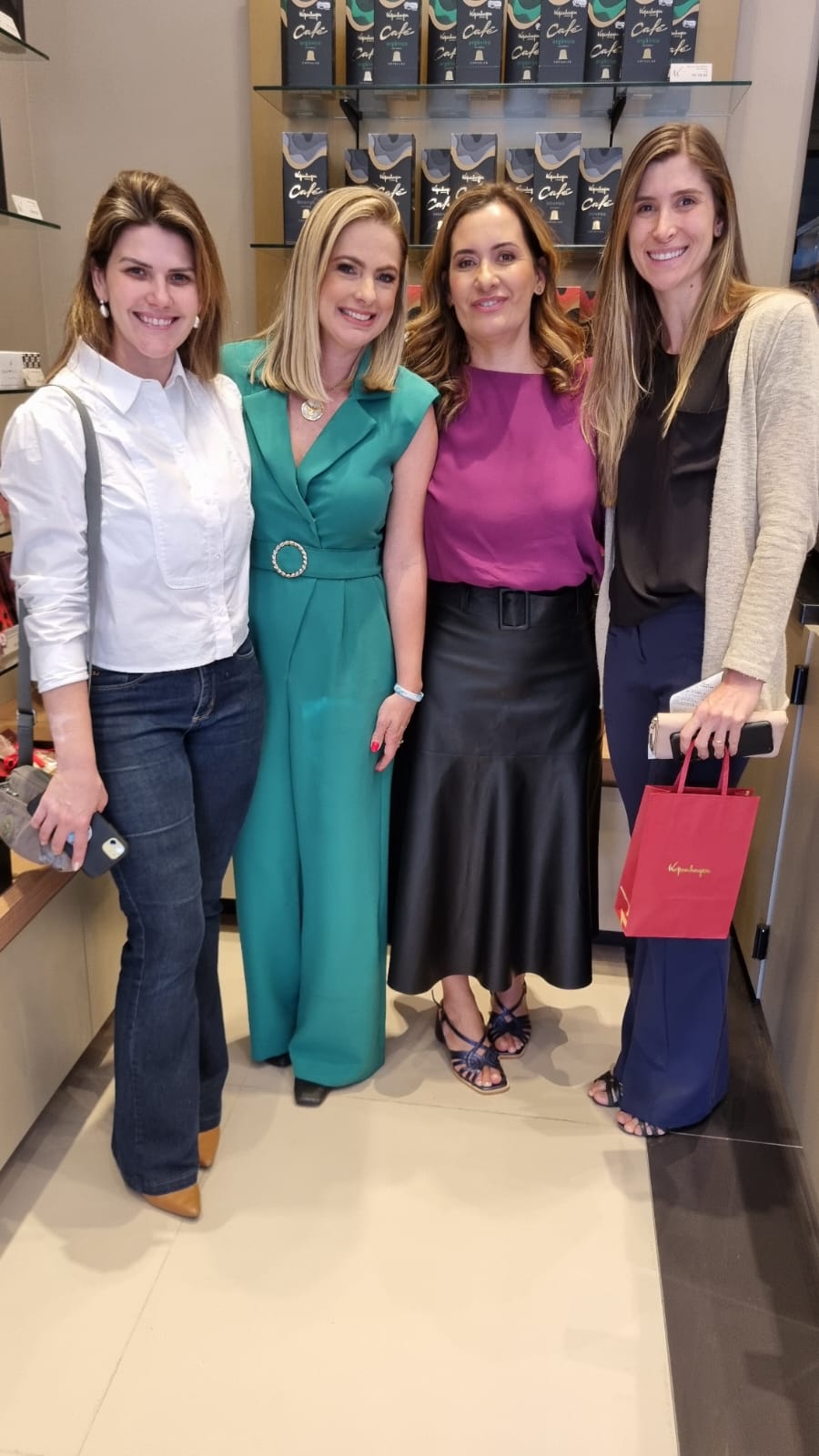 Bruna Baptistussi, Mel Tolói, Silvia Melo, Bianca Venturoso