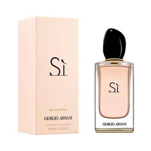 Perfume SÌ, de Giorgio Armani. Fragrância com Bergamota siciliana, óleo de tangerina e licor de cassis que são enobrecidos por alecrim, neroli e jasmin egípcio.
