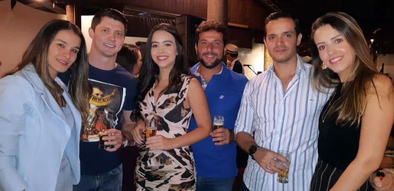 Maria Júlia  Luiz, Vanderley Zechinelo, Barbara Menezes, Roberto Dipe, Alexandre Keller, Vitória Keller