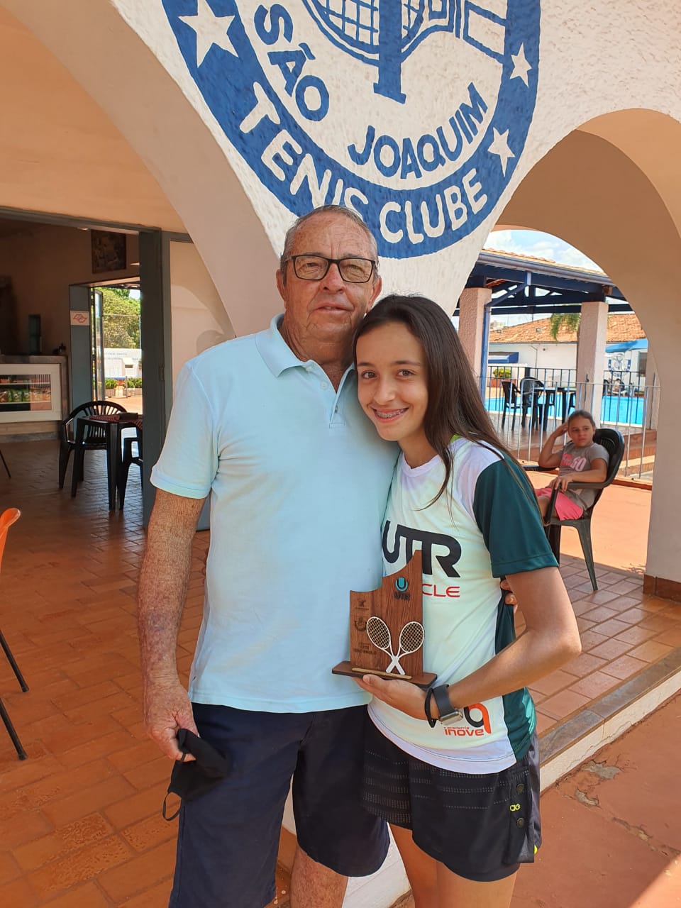 Donguinha  Melo  com a neta  Helena