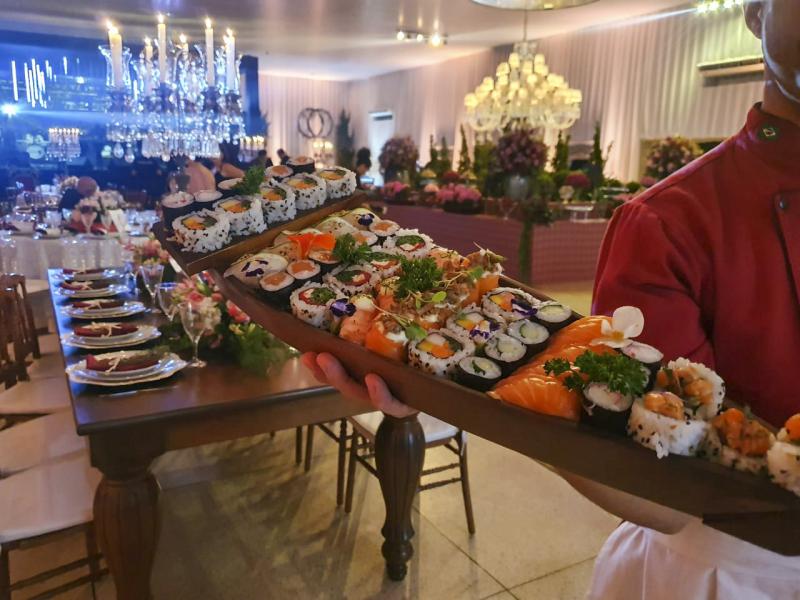 Desfiles  das barcas  preparadas  pelo  Chef  contratado