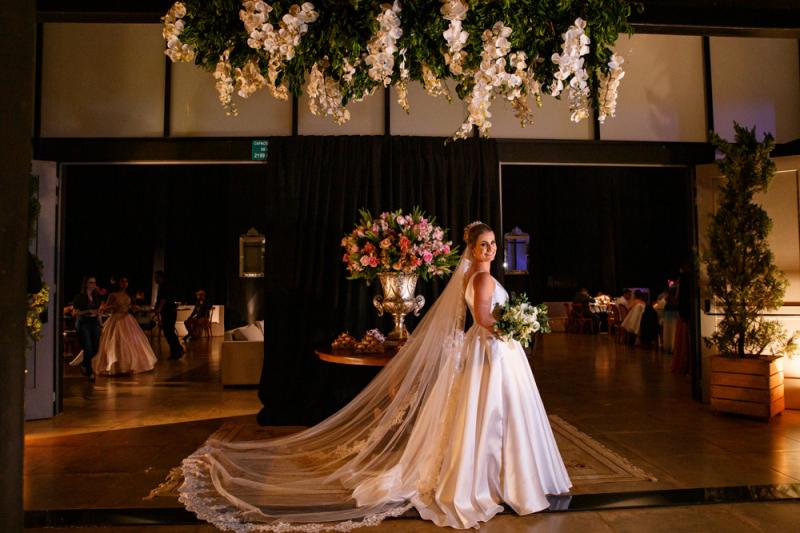 ... e de autoria de Parabelas Alta Costura