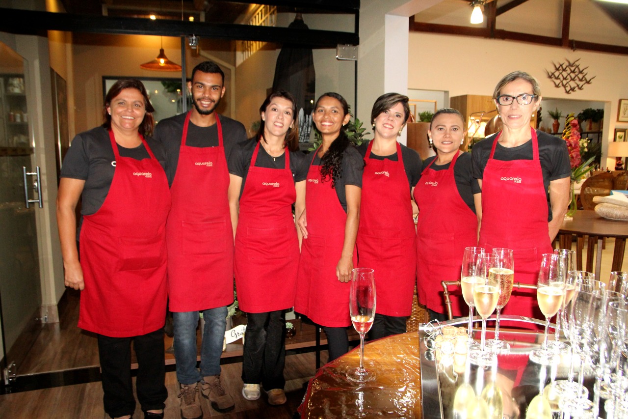 Equipe nota mil: Alexandra, Leonardo, Marina, Maria, Érica, Alexsandra, Leila