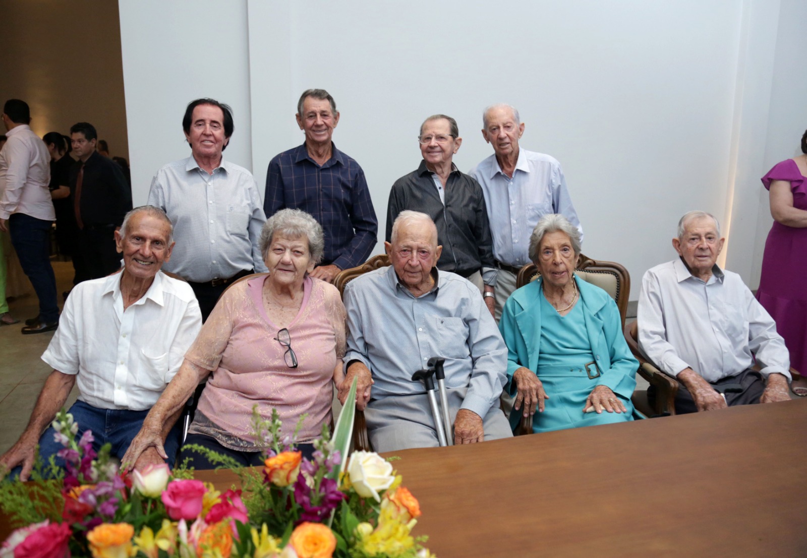 Irmãos. Alcino, Benedito, Alcides, Osvaldo, Atilio e os primos Cilda e José Scarelli