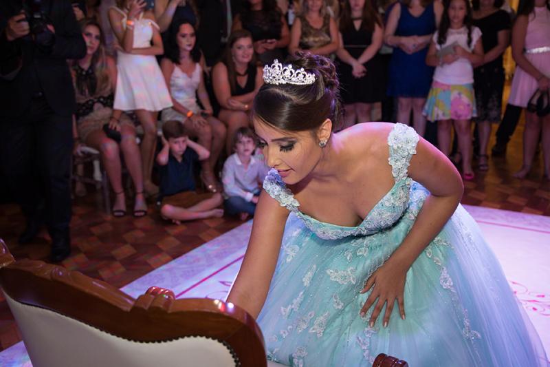 Isadora optou por todos os cerimoniais do dia de debutante