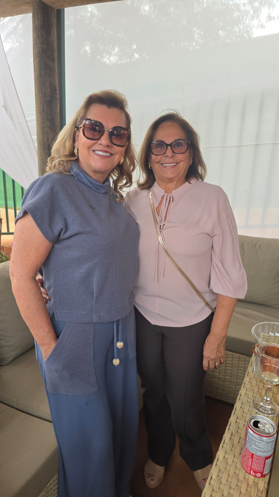 Cristiane Leonello, Eliane  Tolói