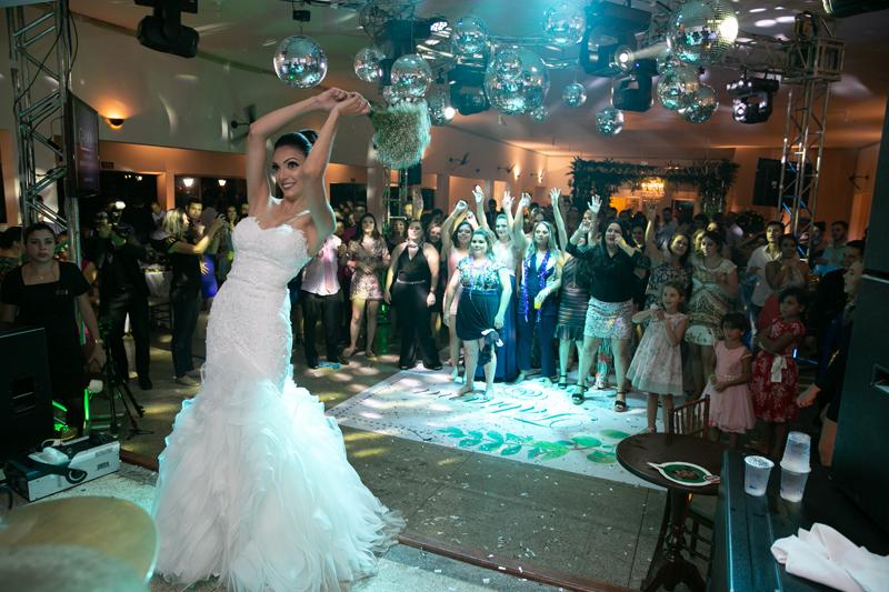 Hora de jogar o buquê...