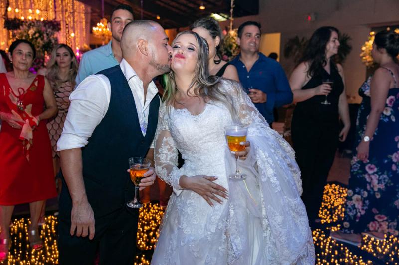 A festa rolou pela madrugada ...