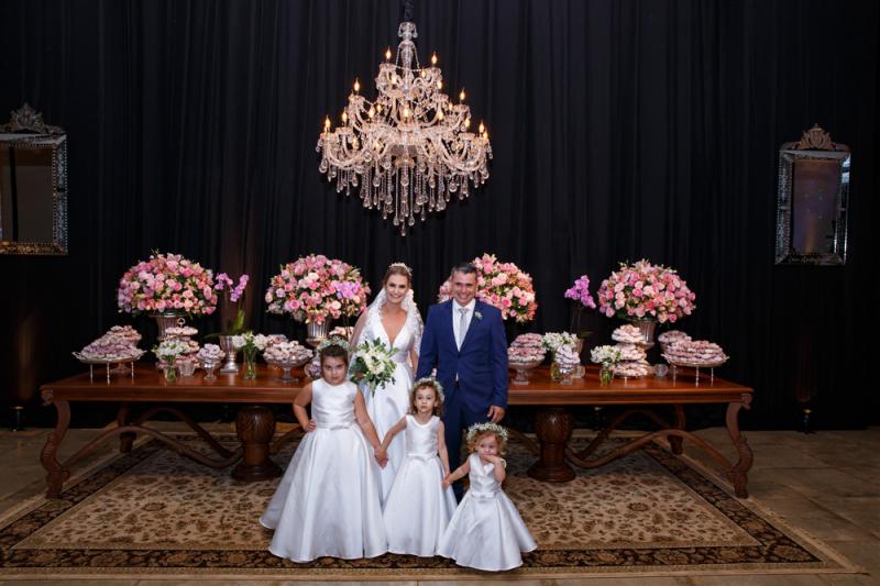 As daminhas Ana Beatriz, Melissa e Amanda Menandi Rezende