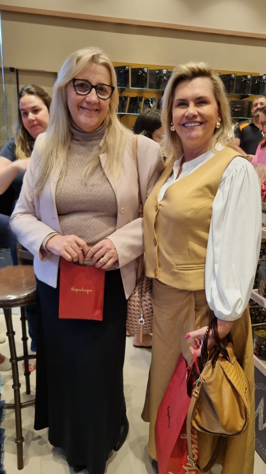 Marli  Scarelli  Dezem,  Cristiane  Leonello