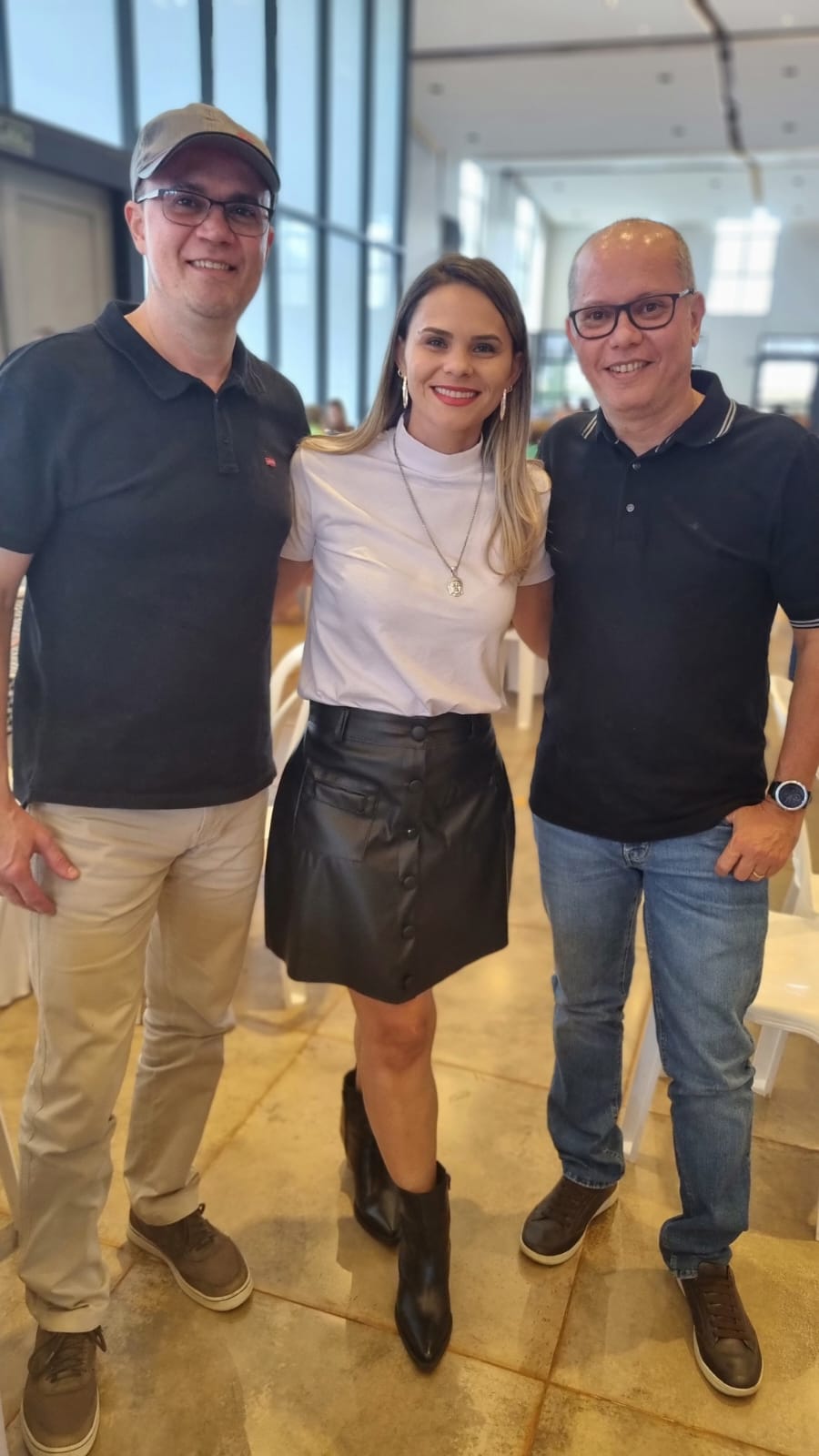 Cleber  Souza,  Juliana  e  Juliano  Antunes