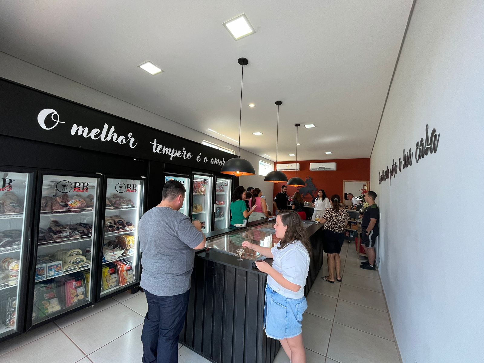 Espaço oferece mais conforto e grande variedade de carnes porcionadas