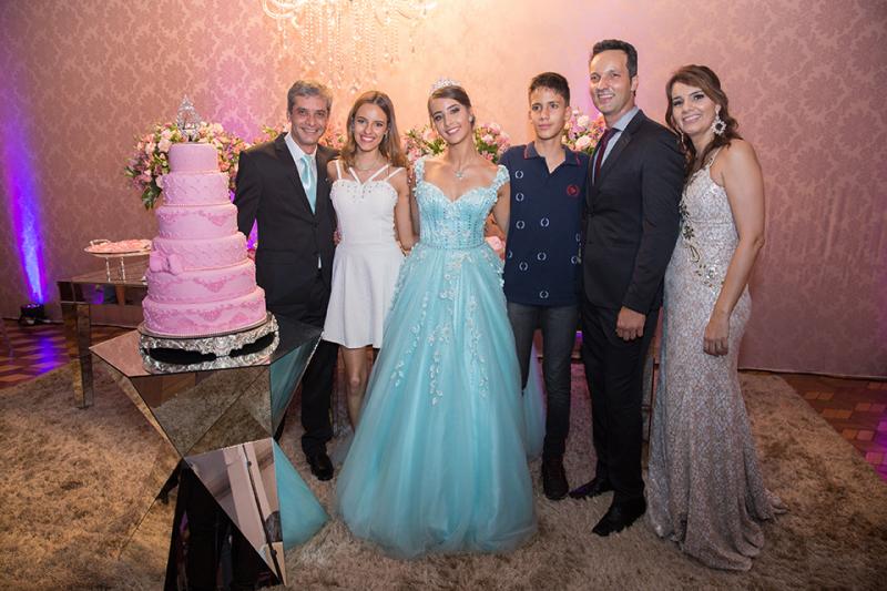 André Medeiros, Maria Eduarda Melo  Medeiros e Guilherme Faleiros  Medeiros