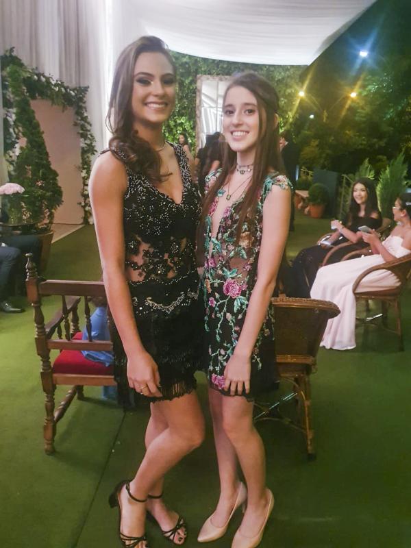 Ana Lara,  Mila  Junqueira