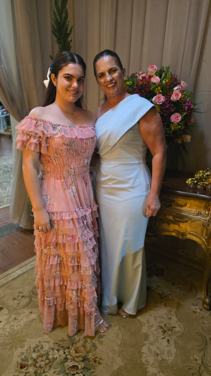 Júlia  e Regina Fulgueral