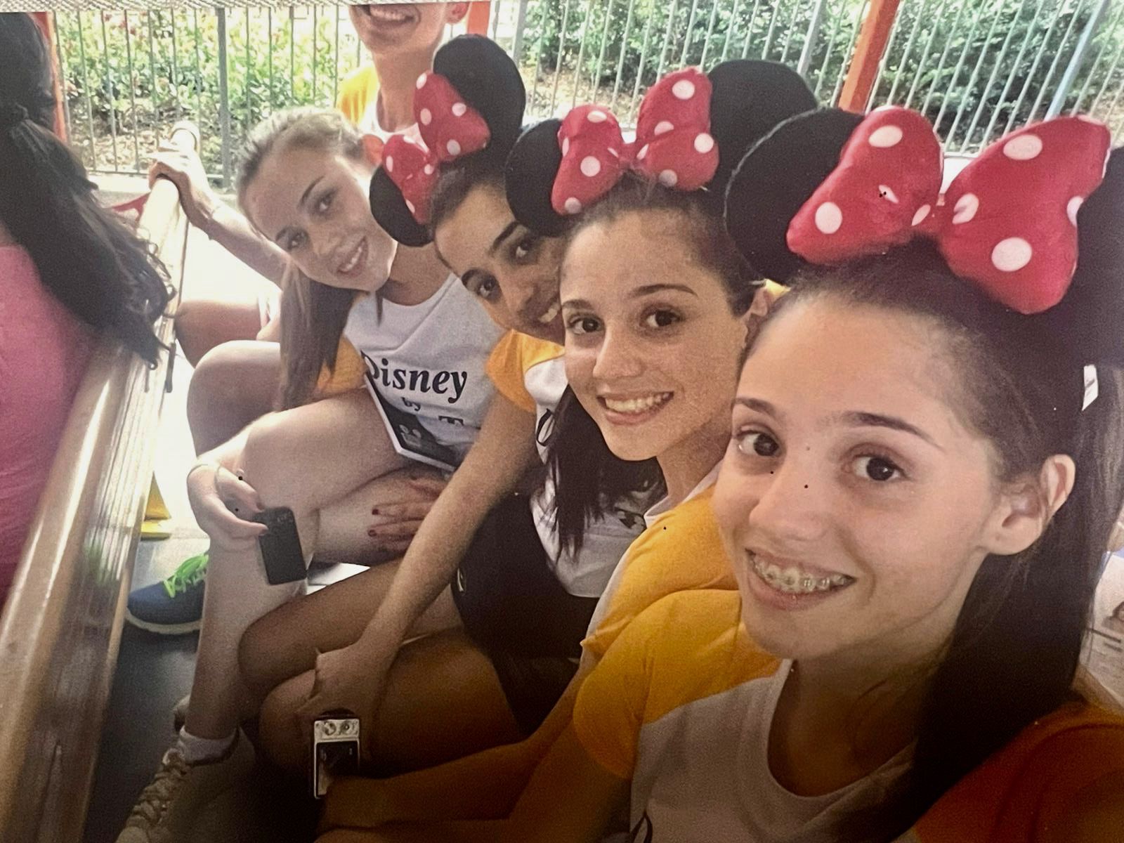 2013 - Aos 15 anos, em viagem à Disney com a irmã Luana, a prima Maria Eduarda e a melhor amiga Camila