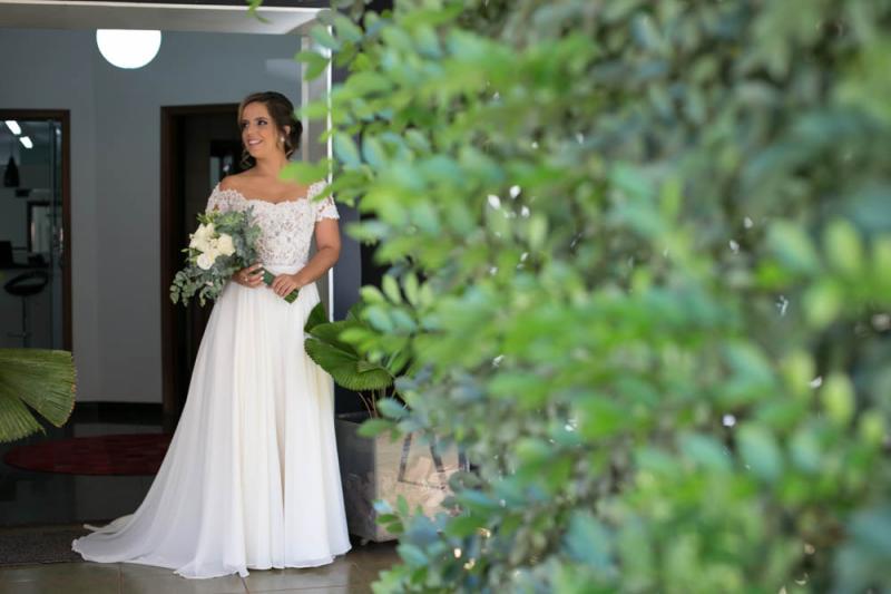 A noiva pronta no Making of no Zedeckias Cabeleireiros