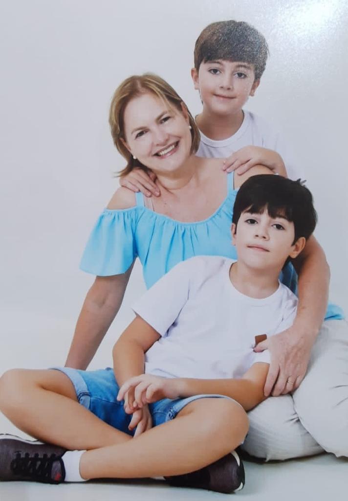 Com os netos, Lucas e Pedro, de 8 anos