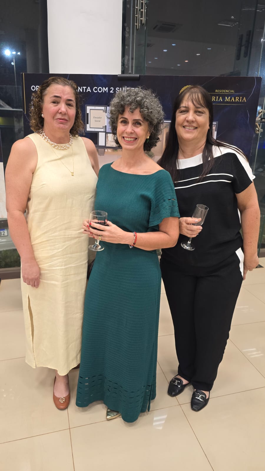 Isabel  Bomfim Silveira, Giovanna Vaz Mendes, Rosa Viola