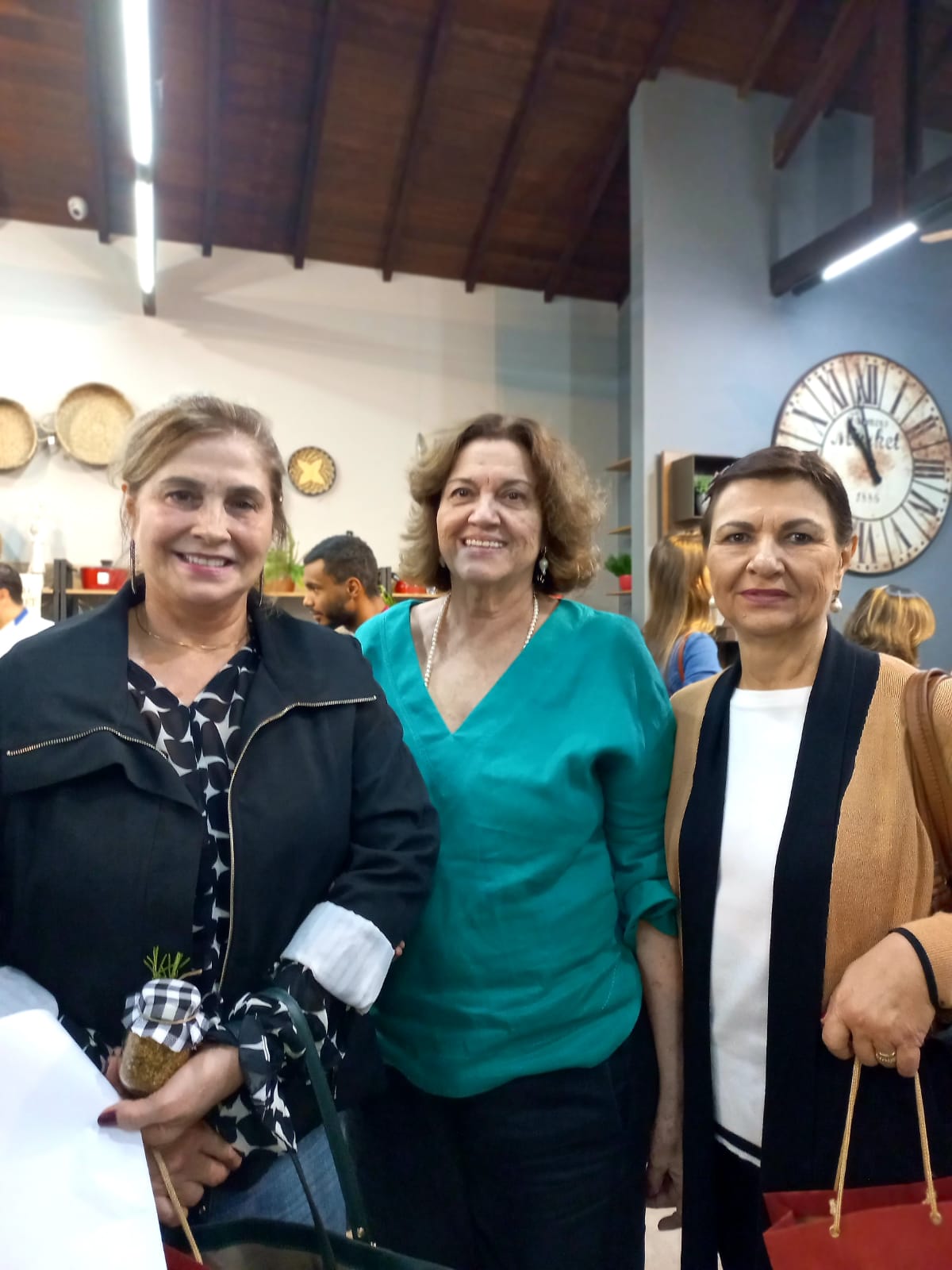 Maria Cristina Gracioli, Ana Maria, Lúcia Benini