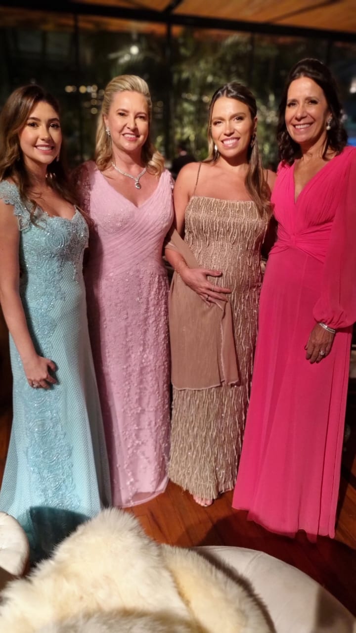 Ana Beatriz  e Yara Junqueira Figueiredo,  Ana Carolina  Zuolo, Adriana  Fortes  Guimarães