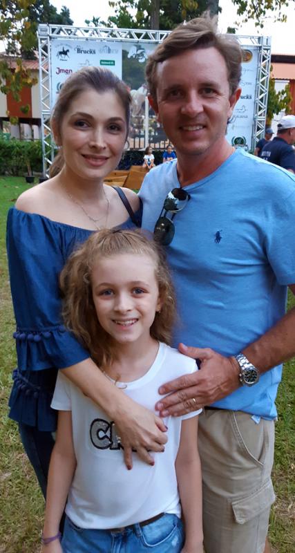 Maria Cecília, Karina  e Aluísio Albuquerque