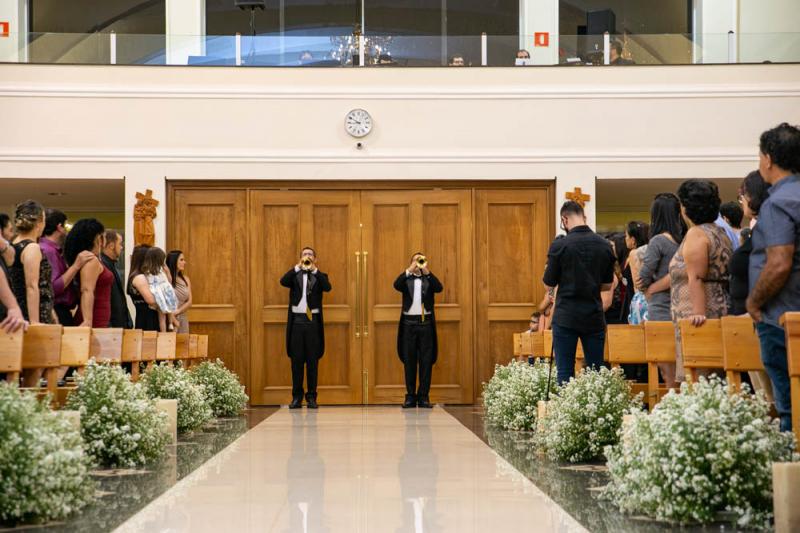 Os trompetes anunciavam que era a hora