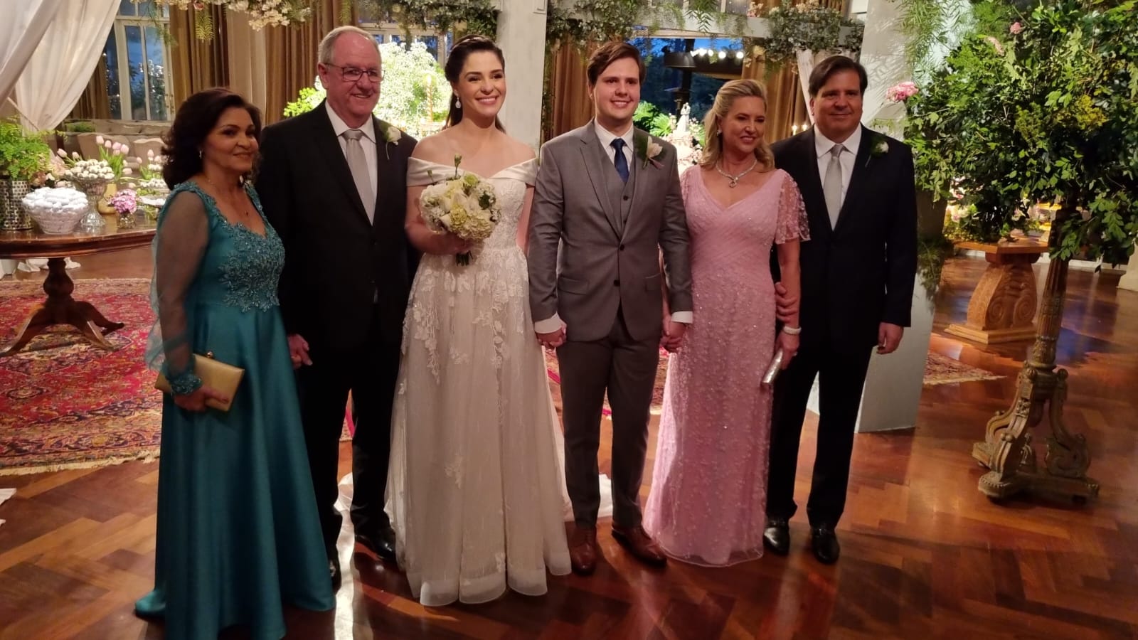 Sirlei  e Mário Lúcio  Malaguti,  Maria  Vitória  e Pedro  Luís,  Yara e Luiz Eduardo Junqueira Figueiredo