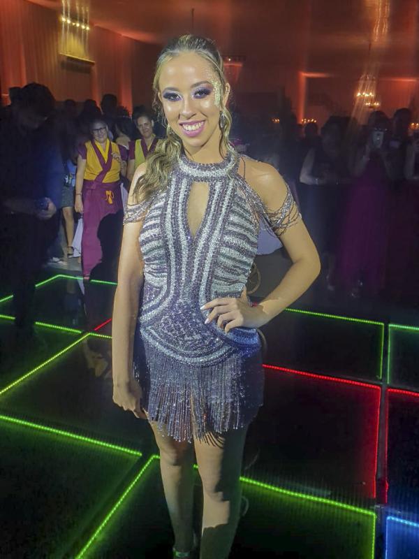 Quando Helena  abria a pista  de dança  no espetáculo  por ela ensaiado