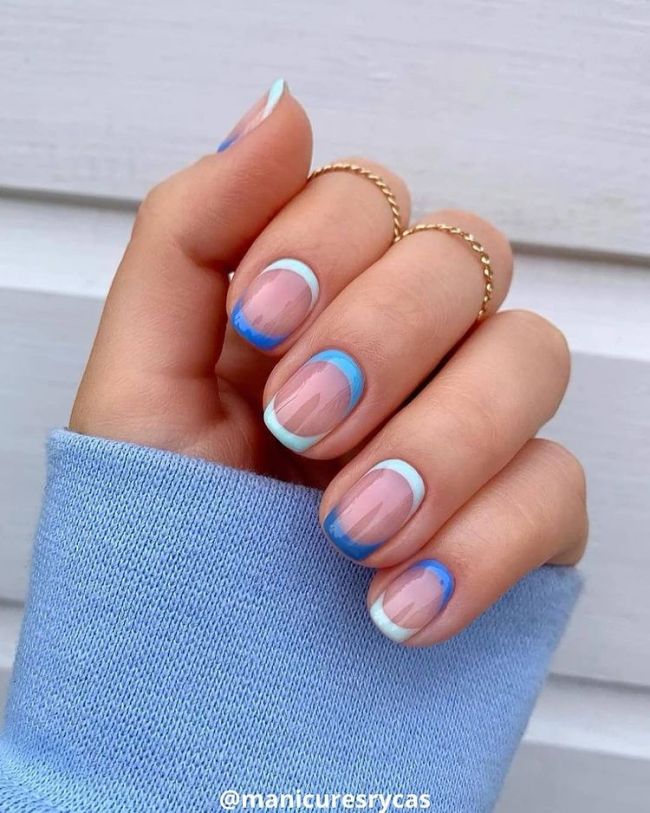 Inspiração de unha francesinha com traços na base