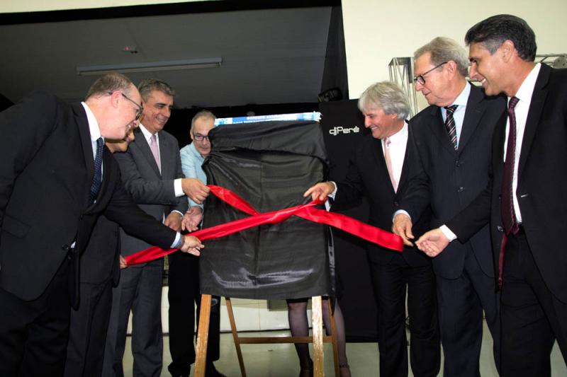 Descerramento da placa