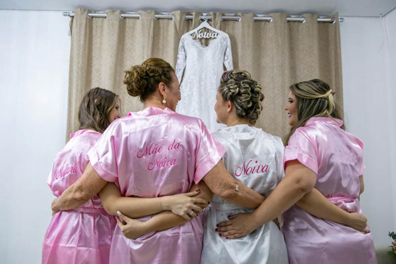 Com a mãe Izilda Maria Esteves e as irmãs Luciana Cristina Esteves Garcia, Cláudia Francisco Garcia