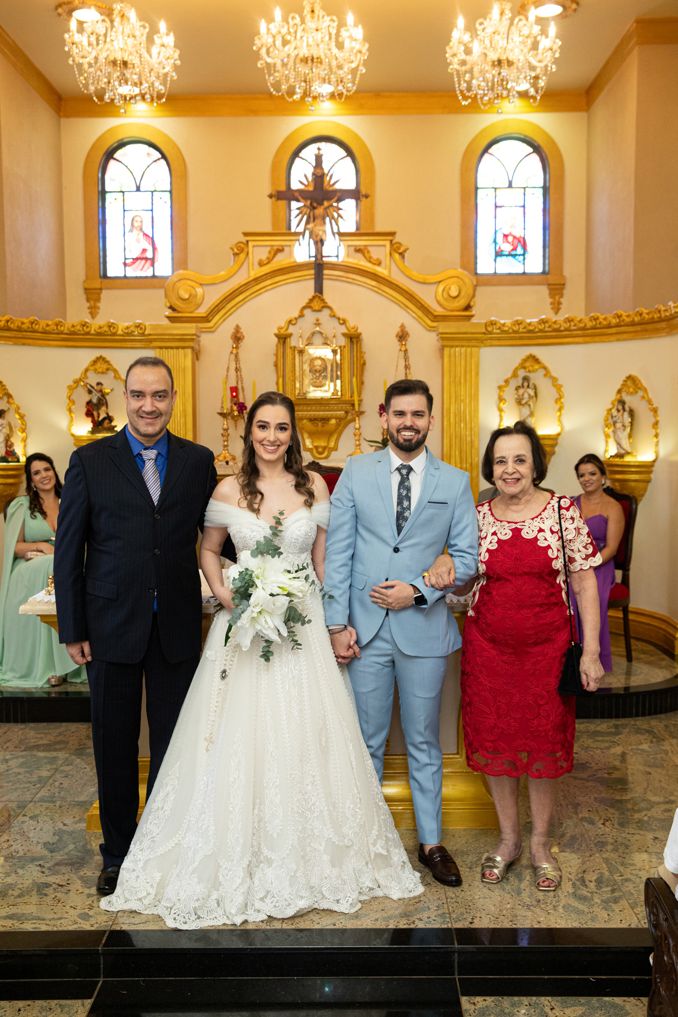 Alvaro Sostena, Domicília Sostena