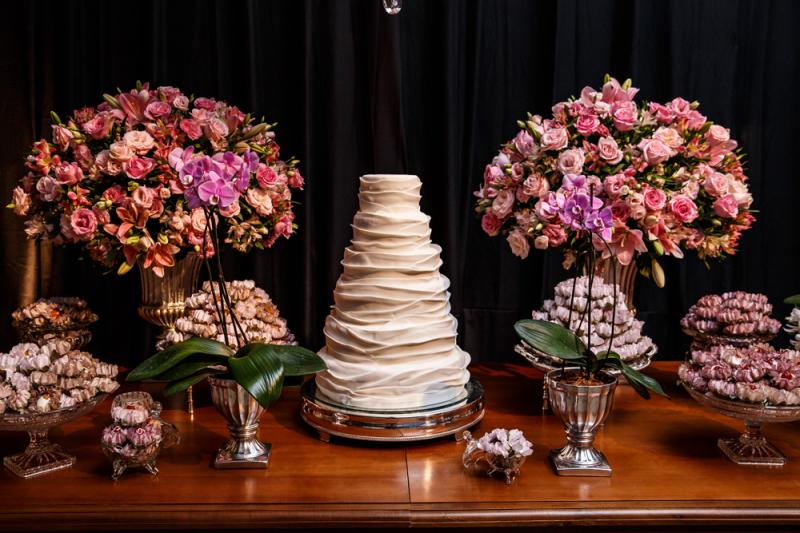 Bolo cenográfico de Dori Alvarenga