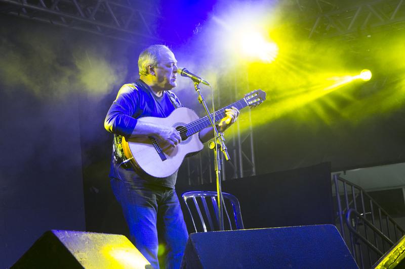 Para encerrar com chave de ouro o cantor Toquinho