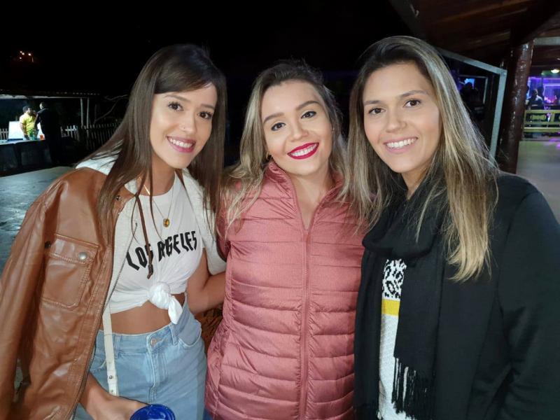 Carol Martins, Marcela Altino, Júlia Grota