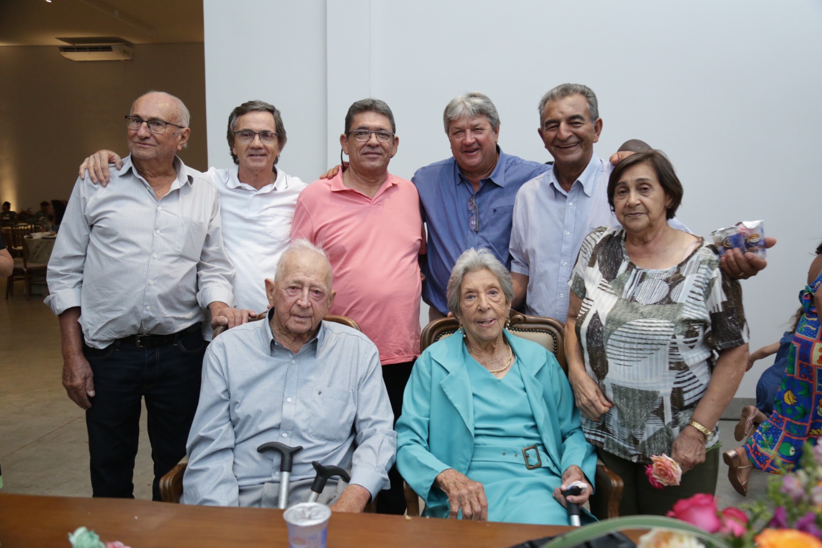 Amigos Armando Peron, Paulinho, Ivan Martins, Darci Scarelli, Divino e esposa Maura